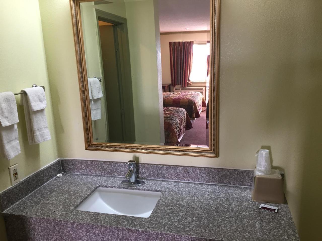 Victorian Inn ميدلاند المظهر الخارجي الصورة